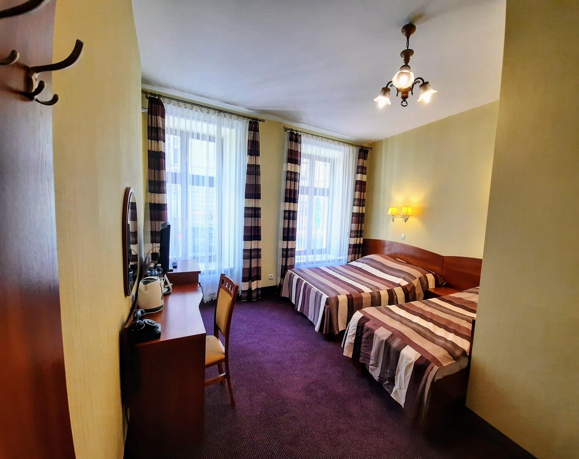 Kazimierz Anex 3*